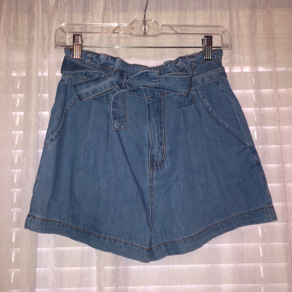 Forever 21 high waisted tie Jean shorts